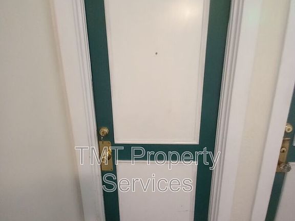3rd image of 1019 H St APT 12