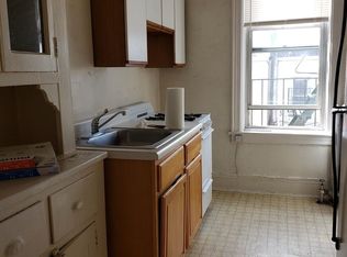 24-22 33rd St #2, Astoria, NY 11102