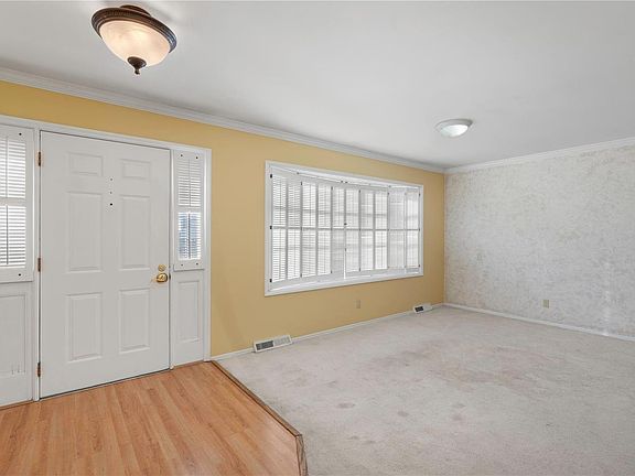 3rd image of 4216 Hedgemont Dr