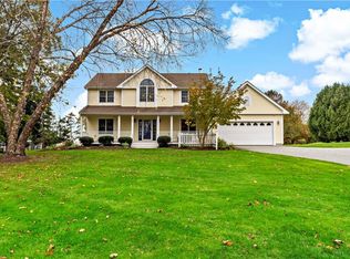 487 Nanaquaket Rd, Tiverton, RI 02878