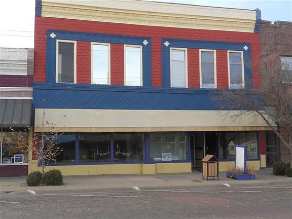 131 N. Main front - apt. upstairs