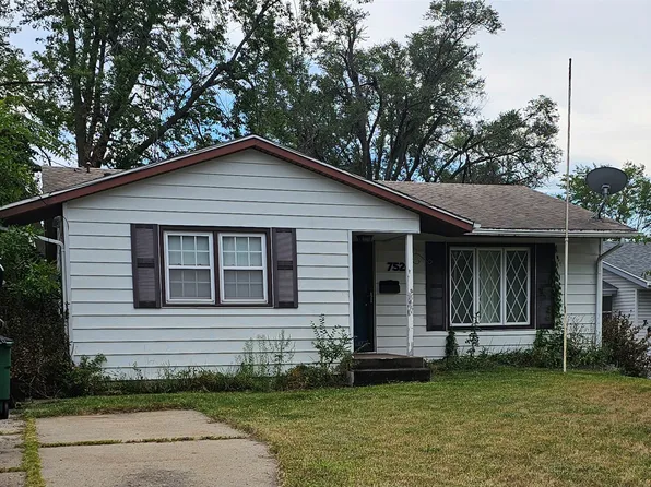 7524 Wilden Dr, Urbandale, IA 50322