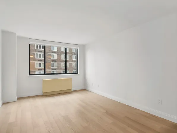 345 East 94th Street image 4 of 25