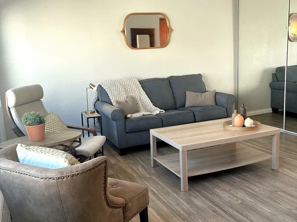 860 Turquoise St, San Diego, CA 92109