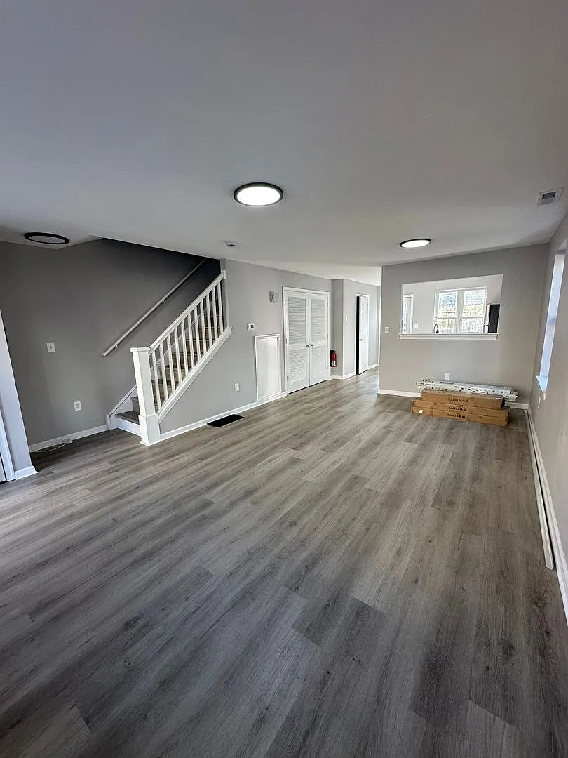 Fully Renovated South Philly Gem EndofRow with Outdoor Space — Photo 3
