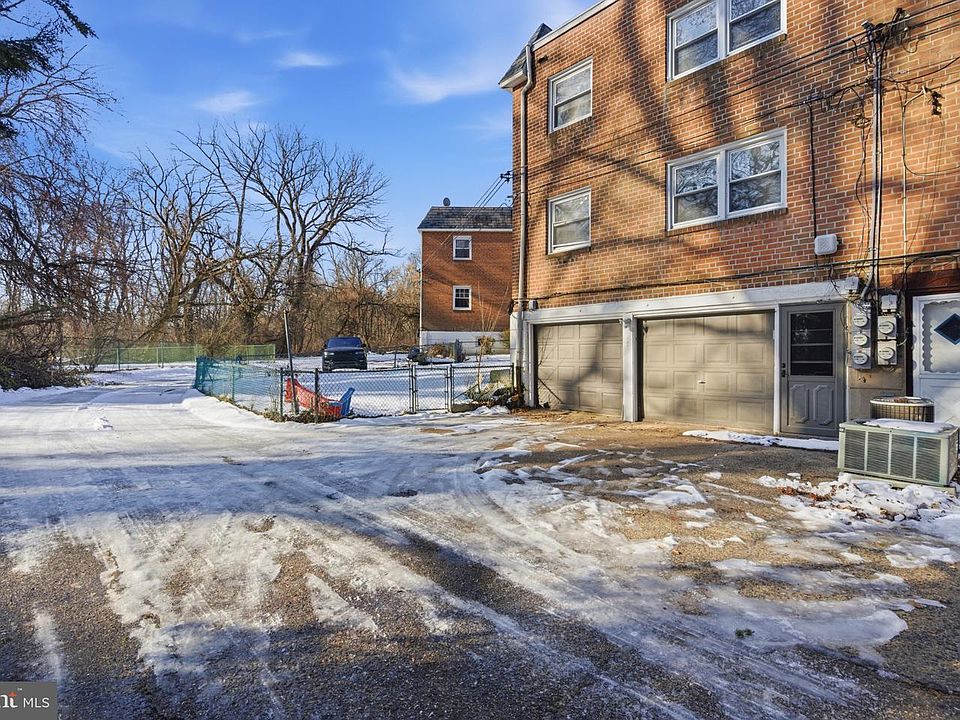 2nd image of 2603 E Mimi Cir