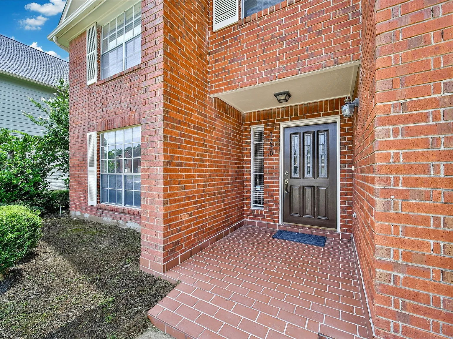 4 bed, 2.5 bath, 3476 sqft, $3,350 — Photo 2