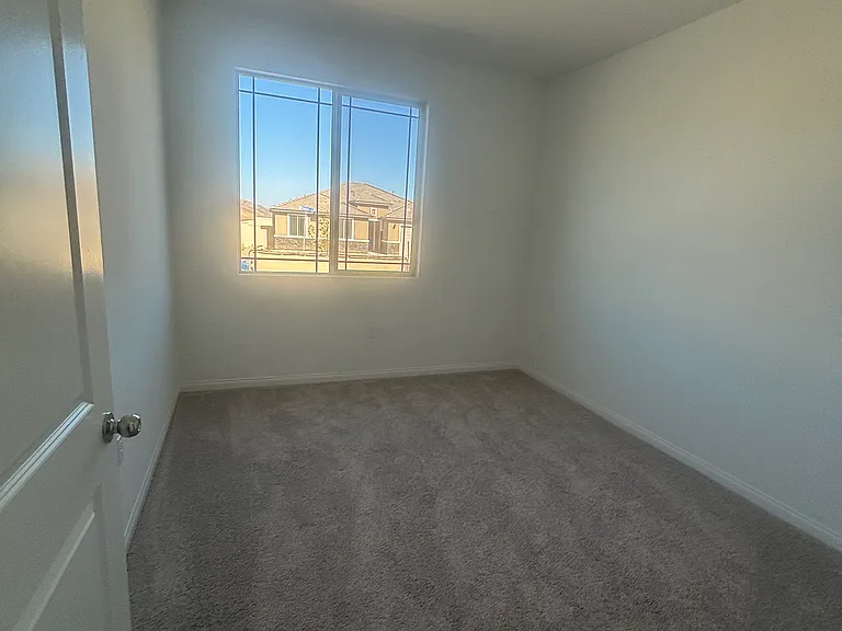 4061 Hudson Ln — Photo 10