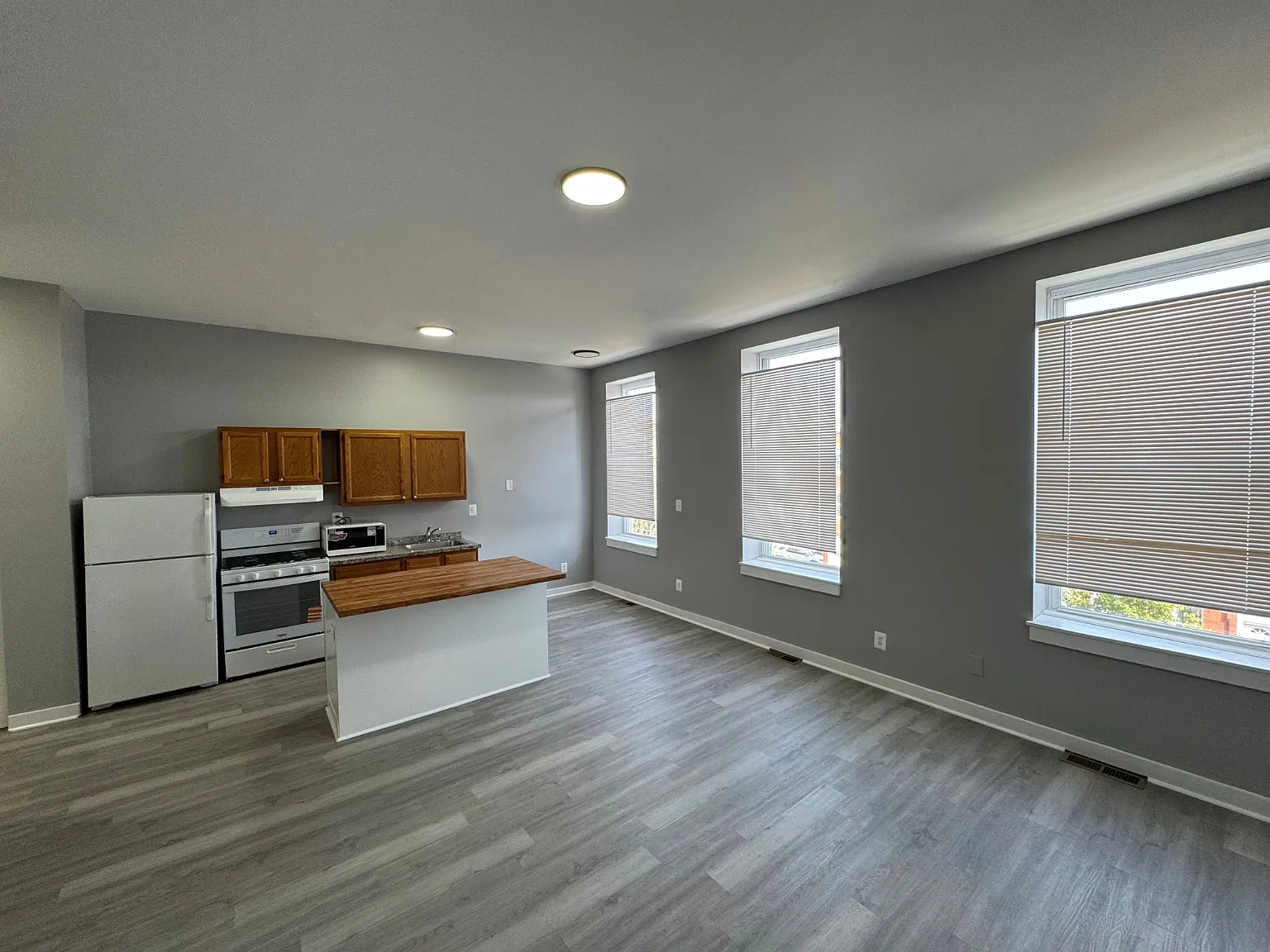 2100 Maryland Ave — Photo 2