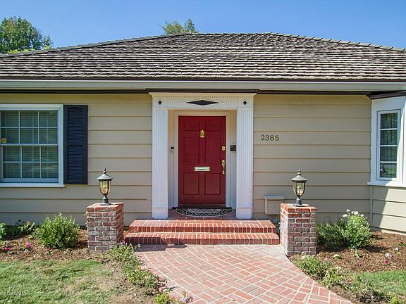 3rd image of 2385 Melville Dr