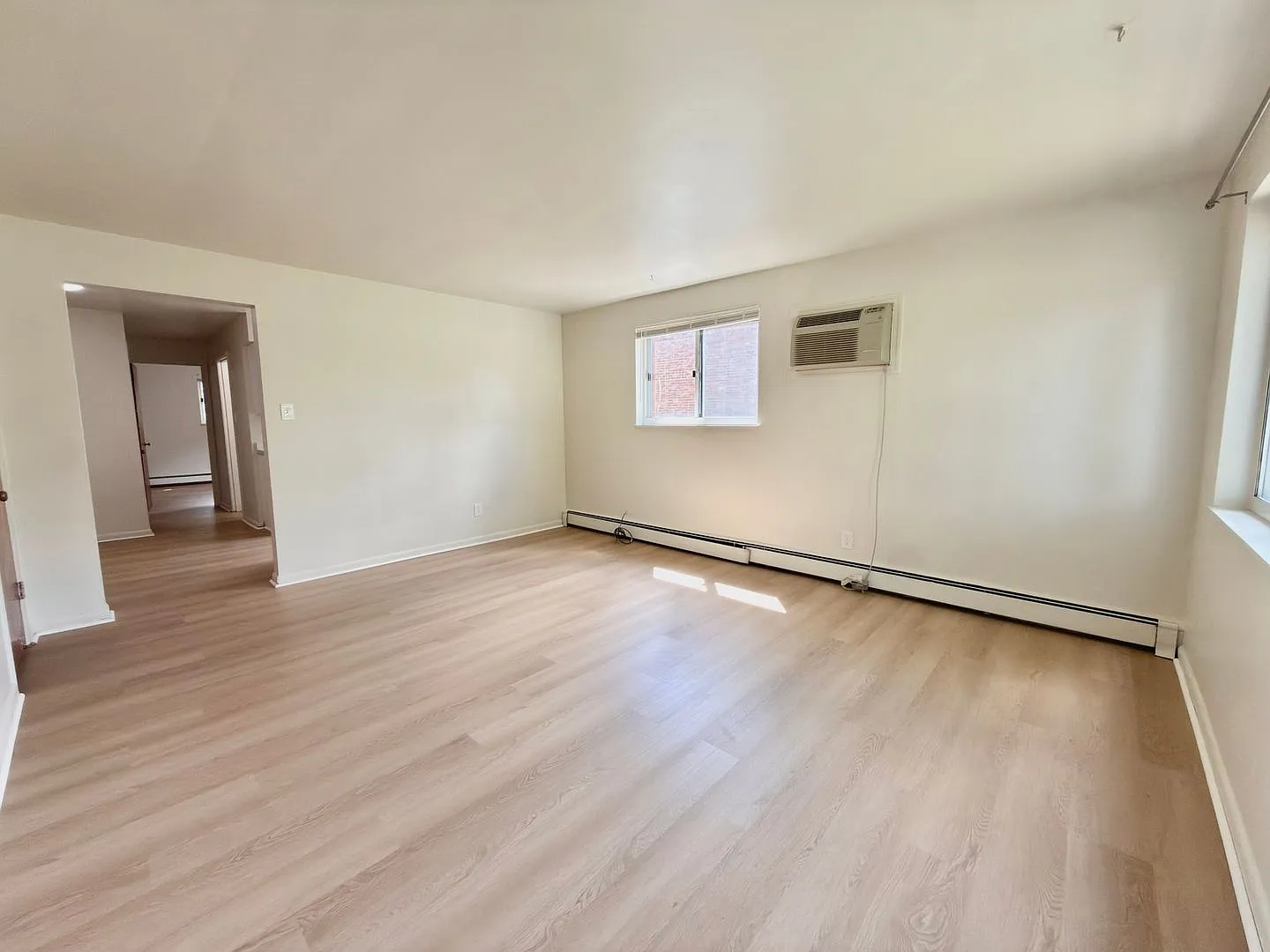 2 bed, 1.0 bath, $1,095 — Photo 2