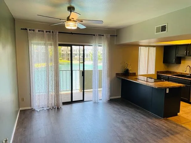 2524 El Paradiso — Photo 3