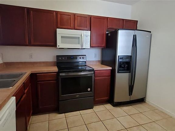 3rd image of 6415 Cypressdale Dr Unit 201