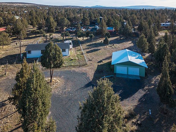 3rd image of 3476 SE Umatilla Loop
