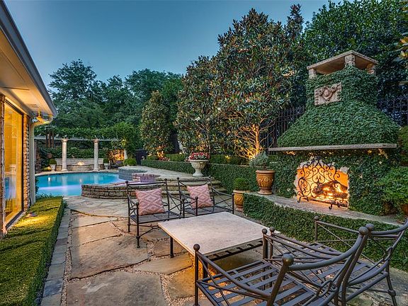 3rd image of 17108 Club Hill Dr