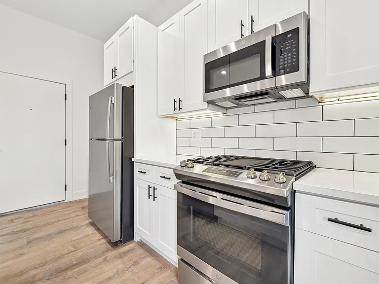 2203 N Hamilton Ave #301 — Photo 4