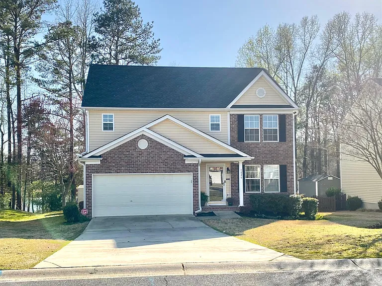 1026 Village Green Ln — Photo 1