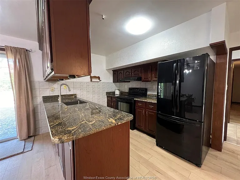 3052 Lauzon Rd #FRONT — Photo 8