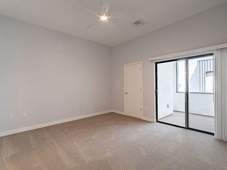 1645 E Cheery Lynn Rd — Photo 30