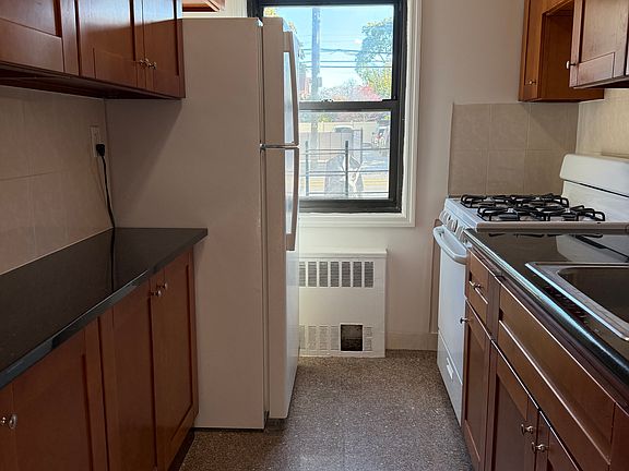 5th image of 196-11 73rd Ave #A