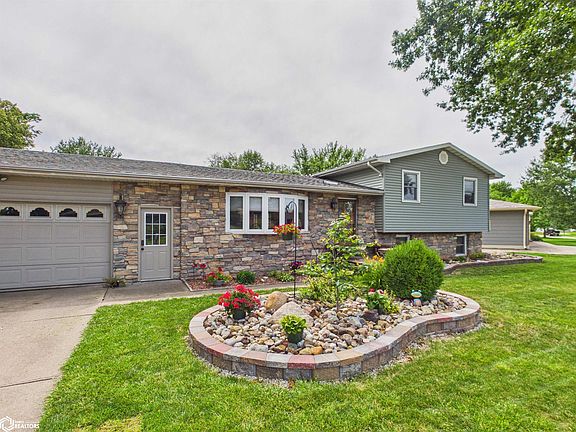 4th image of 6 Eleanor Dr