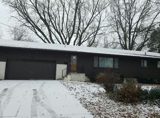 1445 Meadow Ln, Waterloo, IA 50701