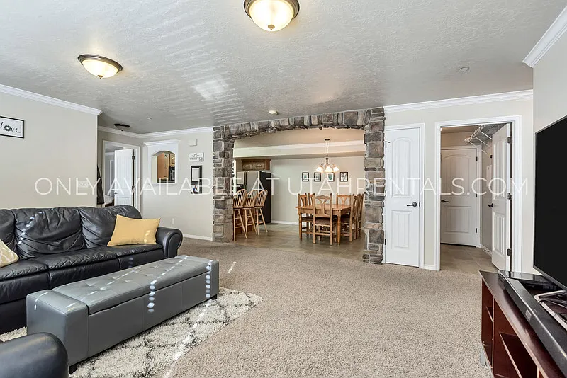 3 bed, 2.0 bath, 1264 sqft, $1,775 — Photo 4