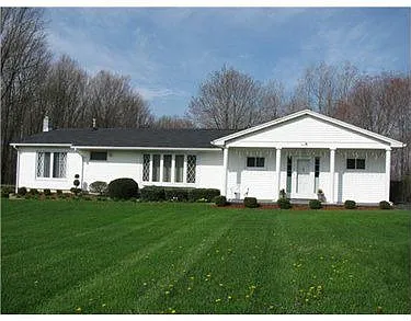 420 E Jamestown Rd photo 1