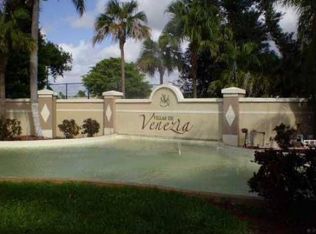 9917 Nob Hill Pl, Sunrise, FL 33351