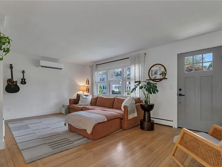 19 Sherwood Rd — Photo 5