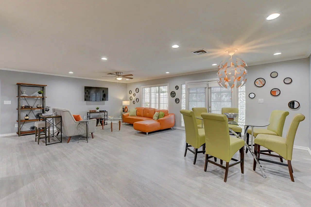 4 Bdrm 2 Bath — Photo 1