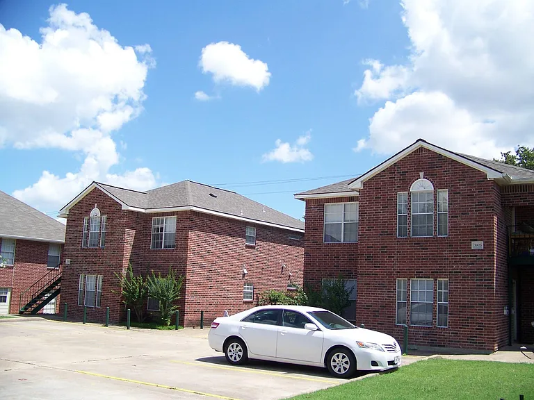 3901 College Main St #B — Photo 6