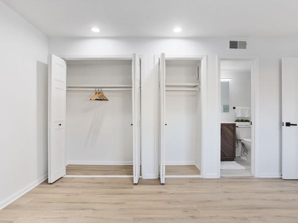 10405 W 70th Ter #1B-1BA-780SQFT