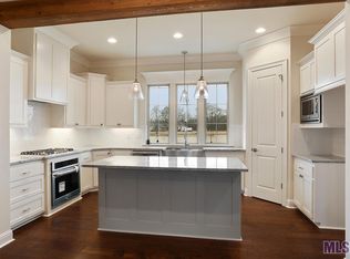 8374 Knee Tree Dr, Baton Rouge, LA 70818