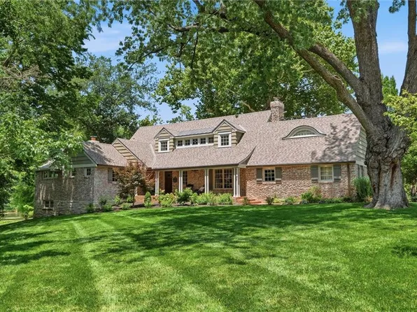 2312 Tomahawk Rd, Mission Hills, KS 66208