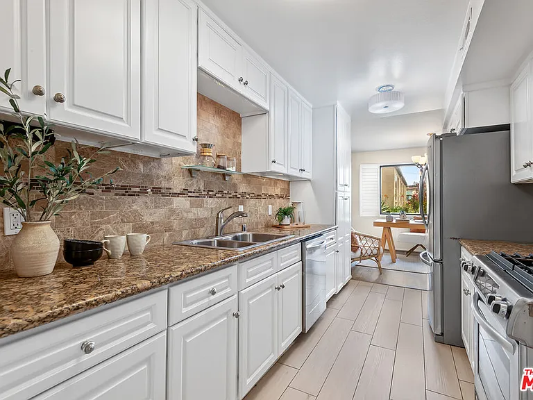 7301 Vista Del Mar Ave #A110 — Photo 6