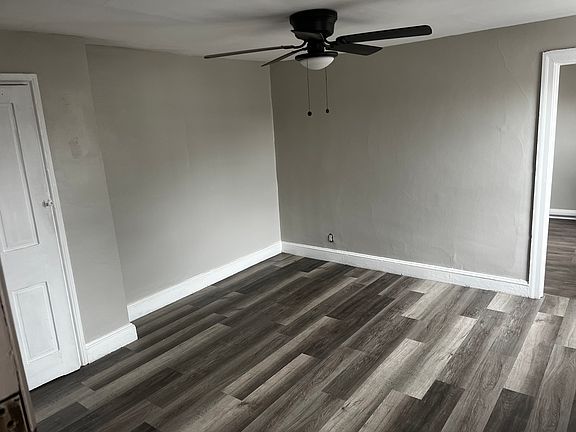 3rd image of 324 Dickinson St Floor 3