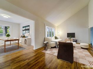 92 Pine St, Iselin, NJ 08830