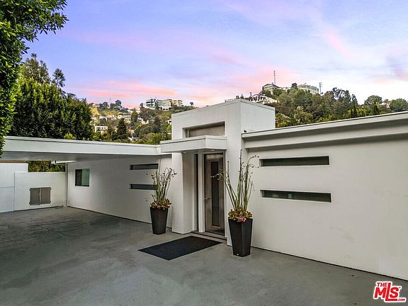 3rd image of 1464 Sunset Plaza Dr