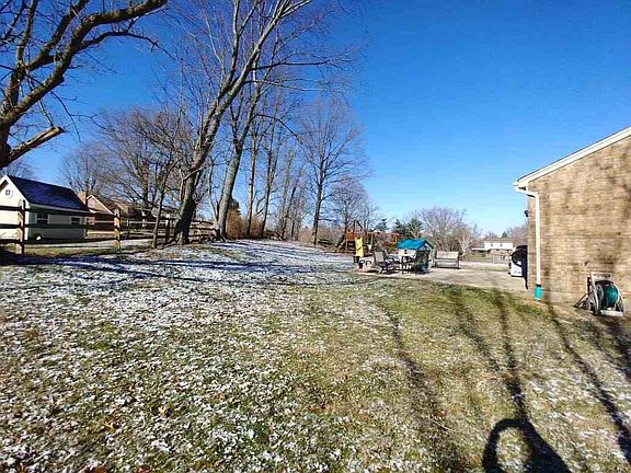 4th image of 927 Appaloosa Ct