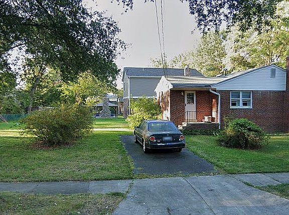 4th image of 4238 University Dr