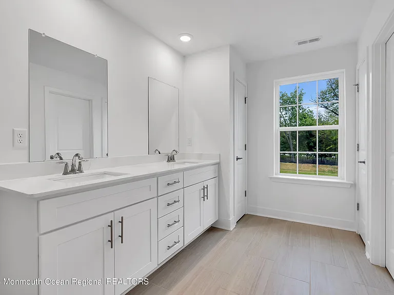 110 Woolley Ct — Photo 24