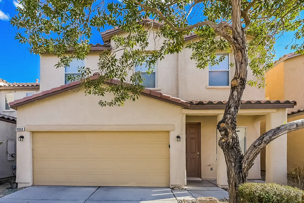 4 bed, 2.5 bath, 1725 sqft, $2,405 — Photo 1