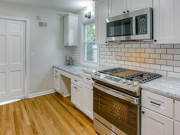 3rd image of 5604 Western Ave