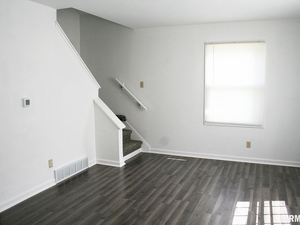 2613 Hawthorne Dr, Bettendorf, IA 52722 Zillow