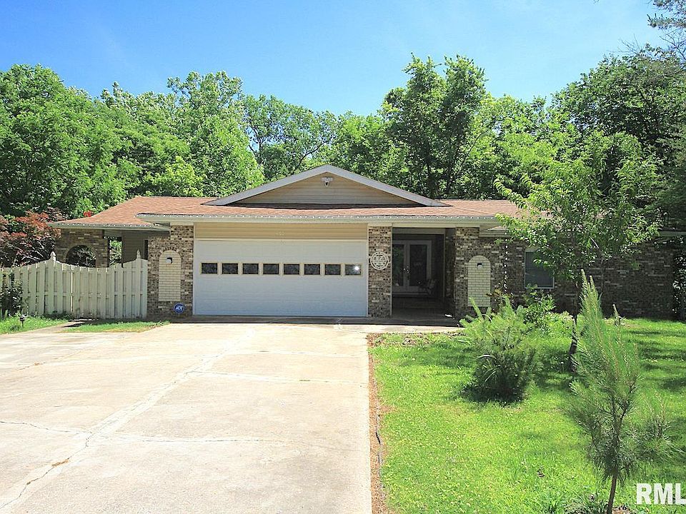 1st image of 422 Lake Dr