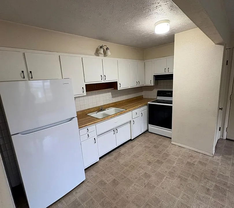 321 Riley Dr