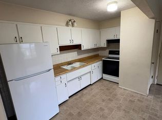 321 Riley Dr #6, Bloomington, IL 61701