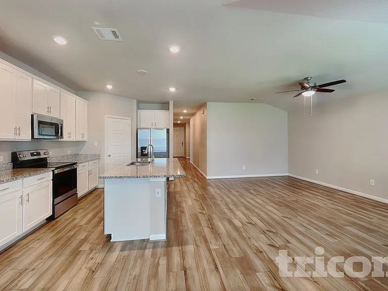 13619 Emerson Way — Photo 2