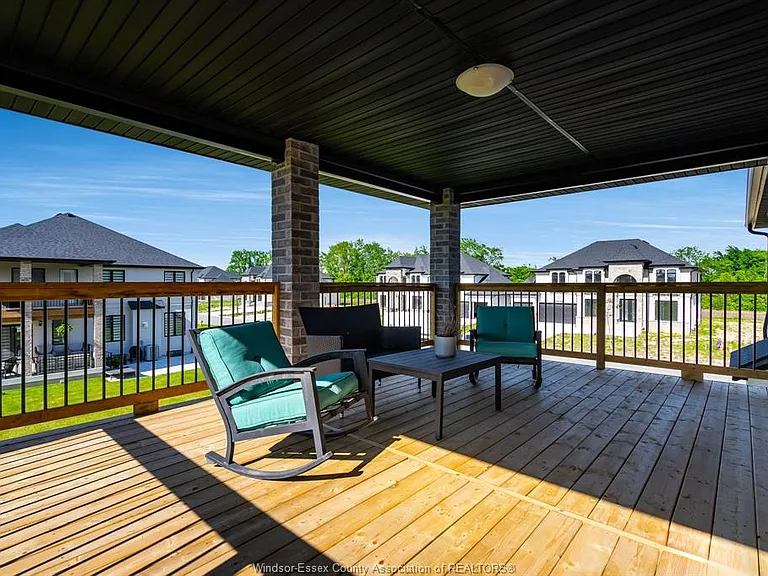 210 Cowan Ct — Photo 28